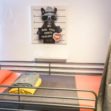 Live Hostel *