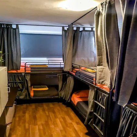 Live Hostel